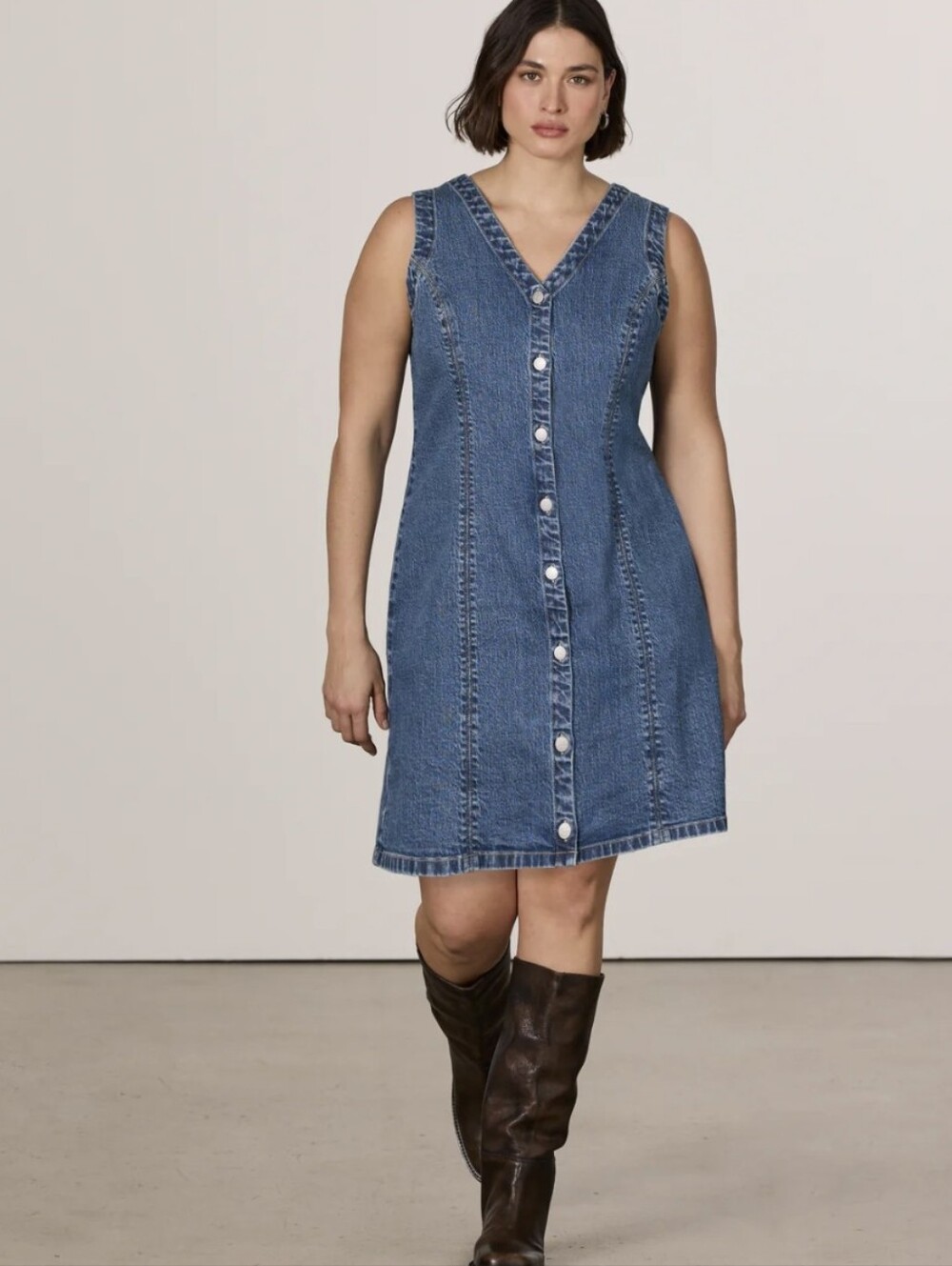 NWOT Reitmans Sleeveless Buttoned-Down Denim Mini Dress. Blue. V Neck. XL.